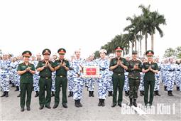 Chủ nhiệm Chính trị Quân khu thăm, động viên lực lượng tham gia diễu binh, diễu hành A80